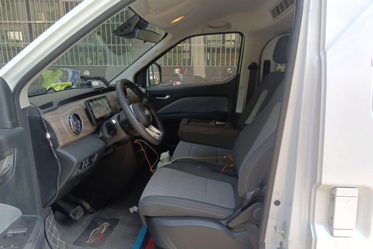 Used Ruichi EC75 2025 Model Passenger Vehicle Smart Driving Edition Pioneer I 41.5 kWh Left Front Seat