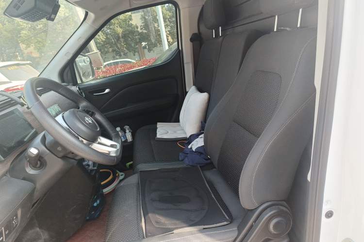 Used Ruichi EC75 2025 Intelligent Driving Ultra-Charging Version Pioneer II Type 50.1 kWh Left Front Seat