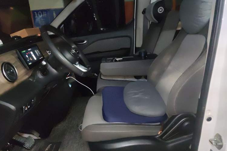 Used Ruichi EC75 2025 Model Passenger Vehicle Smart Driving Ultra-Charging Edition, Pioneer Type I, 52.16 kWh Left Front Seat