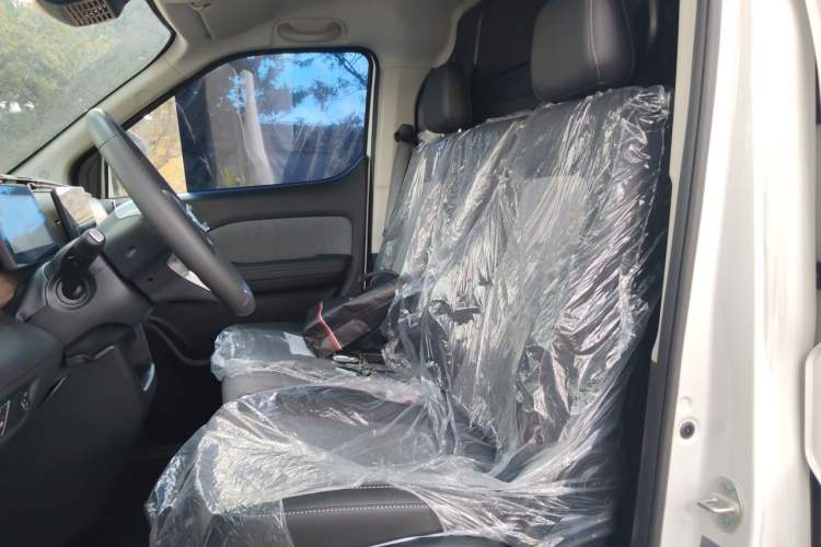 Used Ruichi EC75 2025 Model Freight Vehicle Smart Driving Ultra-Charging Edition Superior I 52.16 kWh Left Front Seat