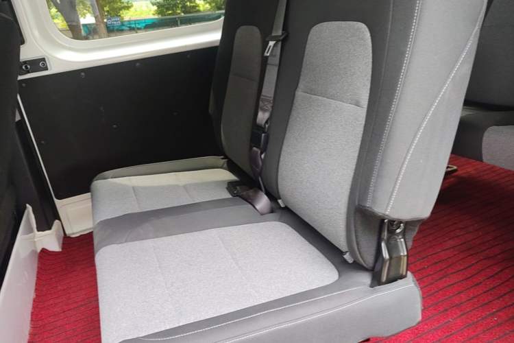 Used Ruichi EC75 2025 Model Passenger Vehicle Smart Driving Ultra-Charging Edition, Pioneer Type I, 52.16 kWh Left Rear Seat