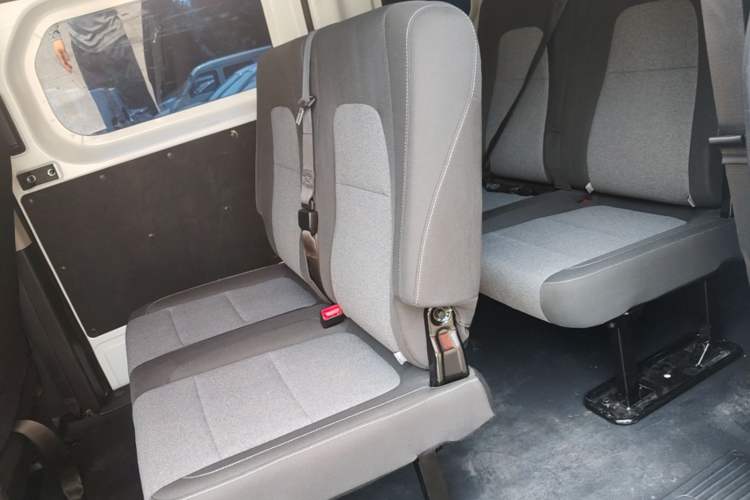 Used Ruichi EC75 2025 Model Passenger Vehicle Smart Driving Ultra-Charging Edition, Pioneer Type I, 52.16 kWh Left Rear Seat
