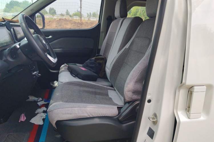 Used Ruichi EC75 2025 Model Passenger Vehicle Smart Driving Ultra-Charging Edition Superior II 50.1 kWh Left Rear Seat