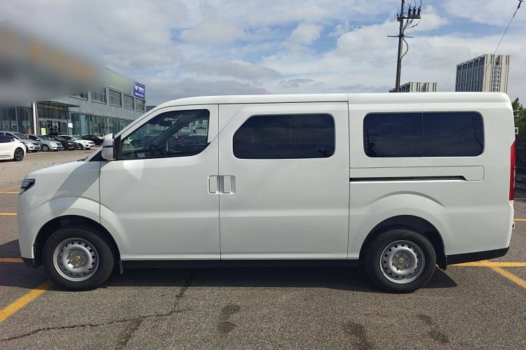 Used Ruichi EC75 2025 Model Passenger Vehicle Smart Driving Ultra-Charging Edition, Pioneer Type I, 52.16 kWh Left Side