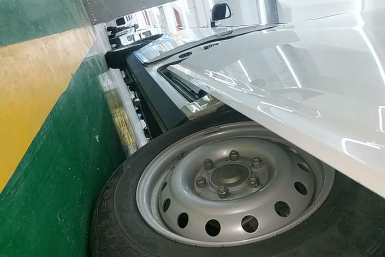 Used Ruichi EC75 2025 Intelligent Driving Ultra-Charging Version Pioneer II Type 50.1 kWh Left Side Sill