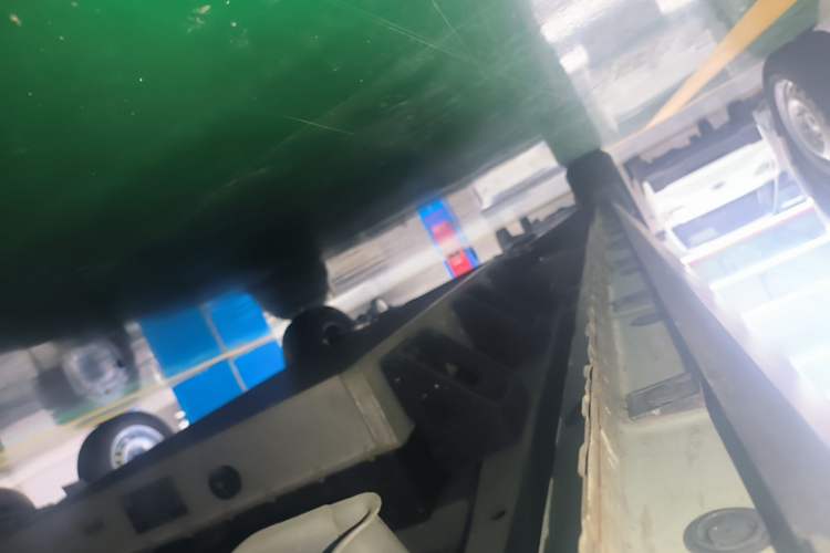 Used Ruichi EC75 2025 Model Passenger Vehicle Smart Driving Ultra-Charging Edition, Pioneer Type I, 52.16 kWh Left Side Sill
