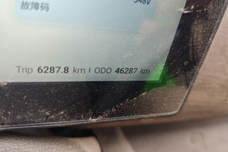 Used Ruichi EC75 2025 Model Passenger Vehicle Smart Driving Ultra-Charging Edition, Pioneer Type I, 52.16 kWh Odometer Close Up