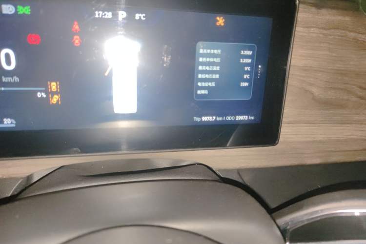 Used Ruichi EC75 2025 Model Passenger Vehicle Smart Driving Ultra-Charging Edition, Pioneer Type I, 52.16 kWh Odometer Close Up