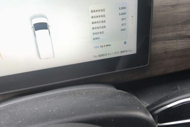 Used Ruichi EC75 2025 Model Passenger Vehicle Smart Driving Ultra-Charging Edition, Pioneer Type I, 52.16 kWh Odometer Close Up