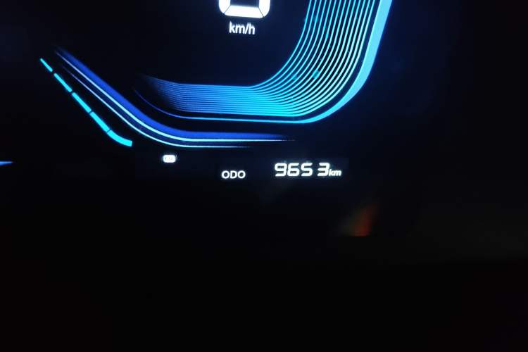 Used Ruichi EC75 2025 Smart Drive Edition Pioneer Type I 41.85 kWh Odometer Close Up