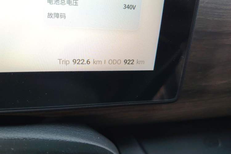 Used Ruichi EC75 2025 Model Freight Vehicle Smart Driving Ultra-Charging Edition Superior I 52.16 kWh Odometer Close Up