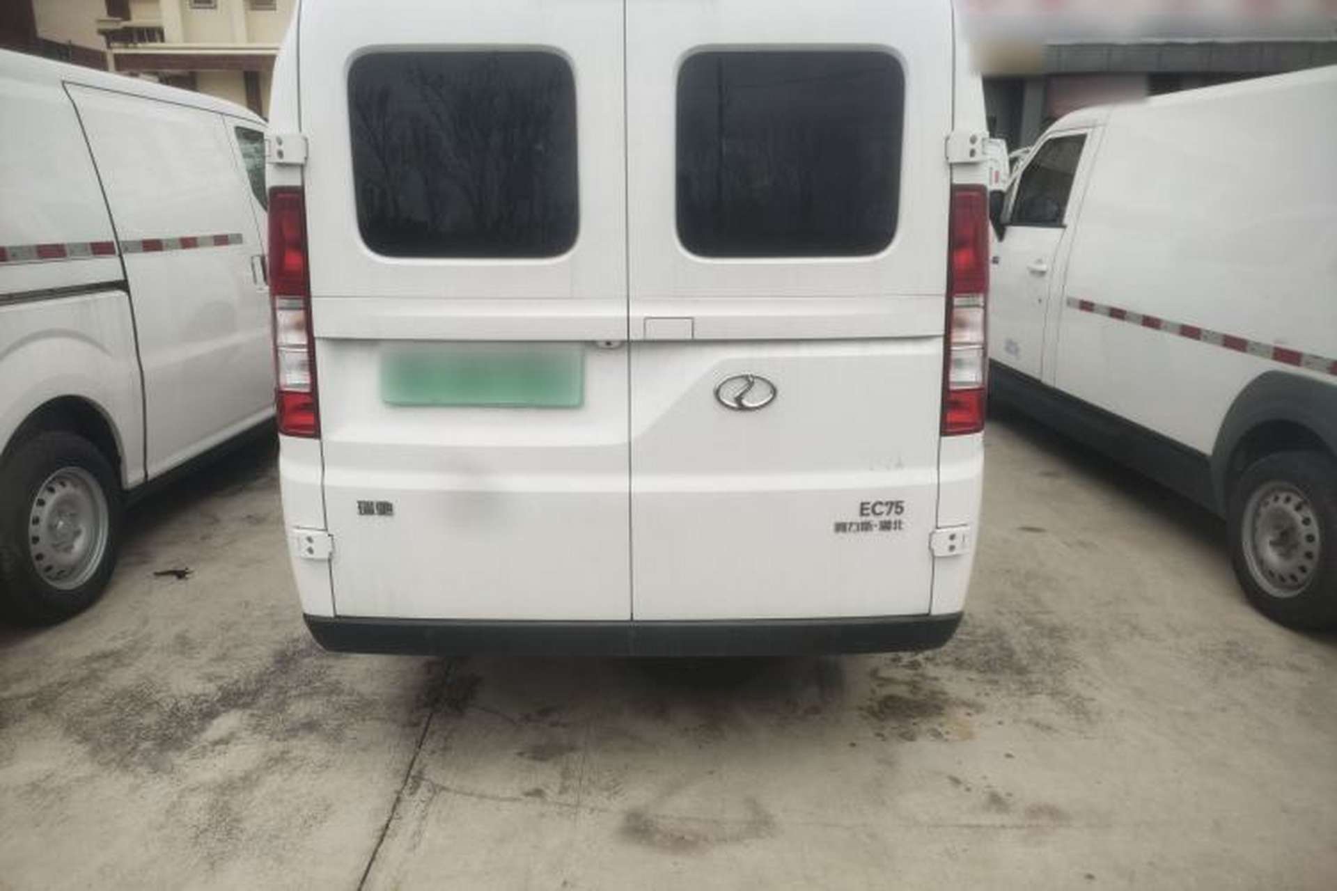 Used Ruichi EC75 2025 Model Passenger Vehicle Smart Driving Ultra-Charging Edition, Pioneer Type I, 52.16 kWh Rear