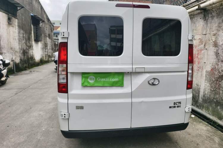 Used Ruichi EC75 2025 Model Passenger Vehicle Smart Driving Ultra-Charging Edition Superior I 52.16 kWh Rear