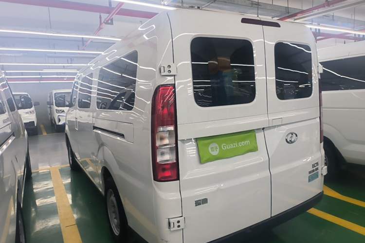 Used Ruichi EC75 2025 Model Passenger Vehicle Smart Driving Ultra-Charging Edition, Pioneer Type I, 52.16 kWh Rear Left 45 Deg