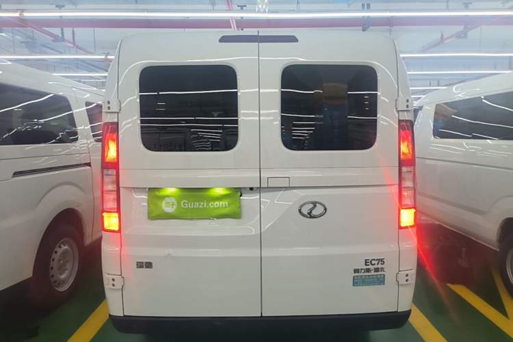 Used Ruichi EC75 2025 Model Passenger Vehicle Smart Driving Ultra-Charging Edition, Pioneer Type I, 52.16 kWh Rear