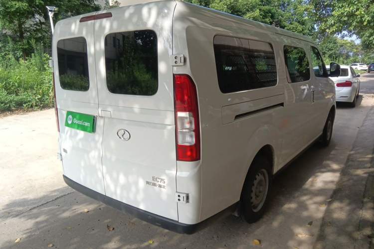Used Ruichi EC75 2025 Model Passenger Vehicle Smart Driving Edition Pioneer I 41.5 kWh Rear Right 45 Deg