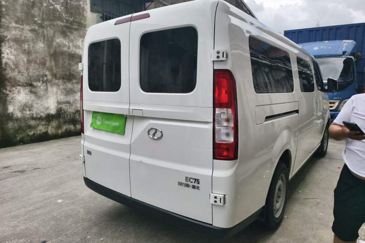 Used Ruichi EC75 2025 Model Passenger Vehicle Smart Driving Ultra-Charging Edition Superior I 52.16 kWh Rear Right 45 Deg