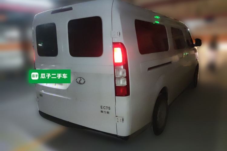 Used Ruichi EC75 2025 Model Passenger Vehicle Smart Driving Ultra-Charging Edition, Pioneer Type I, 52.16 kWh Rear Right 45 Deg