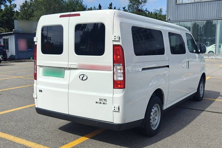 Used Ruichi EC75 2025 Model Passenger Vehicle Smart Driving Ultra-Charging Edition, Pioneer Type I, 52.16 kWh Rear Right 45 Deg