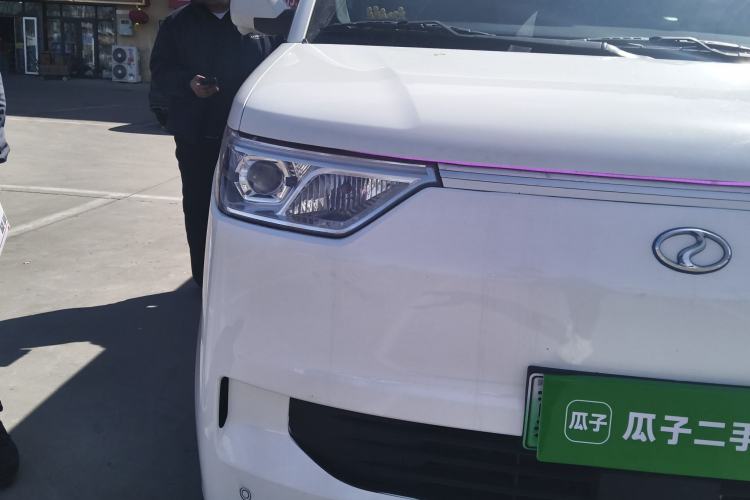 Used Ruichi EC75 2025 Smart Drive Ultra-Charging Version Beyond Edition II 50.1 kWh Right Front Headlight