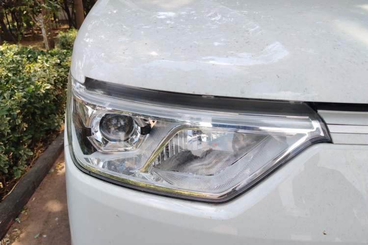 Used Ruichi EC75 2025 Model Freight Vehicle Smart Driving Ultra-Charging Edition Superior I 52.16 kWh Right Front Headlight