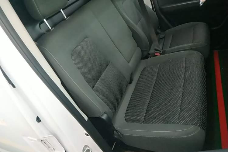 Used Ruichi EC75 2025 Intelligent Driving Ultra-Charging Version Pioneer II Type 50.1 kWh Right Front Seat