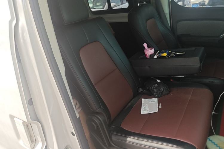 Used Ruichi EC75 2025 Model Passenger Vehicle Smart Driving Ultra-Charging Edition, Pioneer Type I, 52.16 kWh Right Front Seat