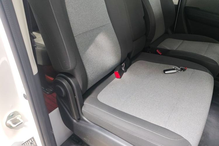 Used Ruichi EC75 2025 Model Passenger Vehicle Smart Driving Ultra-Charging Edition, Pioneer Type I, 52.16 kWh Right Front Seat