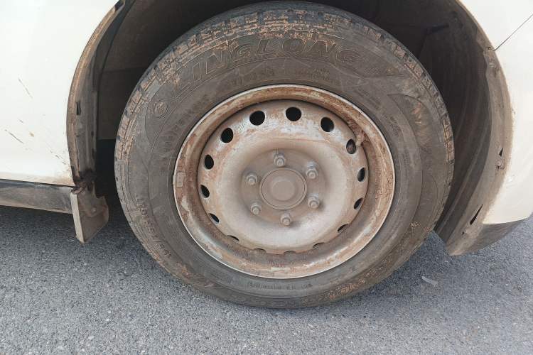 Used Ruichi EC75 2025 Intelligent Driving Ultra-Charging Version Pioneer II Type 50.1 kWh Right Front Wheel Hub