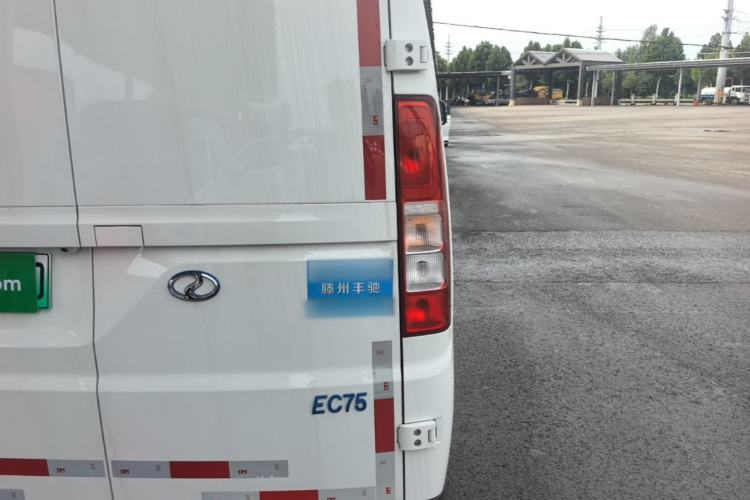 Used Ruichi EC75 2025 Model Freight Vehicle Smart Driving Ultra-Charging Edition Superior I 52.16 kWh Right Rear Taillight