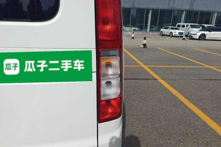 Used Ruichi EC75 2025 Model Passenger Vehicle Smart Driving Ultra-Charging Edition, Pioneer Type I, 52.16 kWh Right Rear Taillight