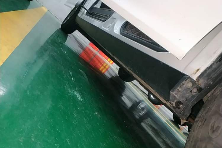 Used Ruichi EC75 2025 Intelligent Driving Ultra-Charging Version Pioneer II Type 50.1 kWh Right Side Sill