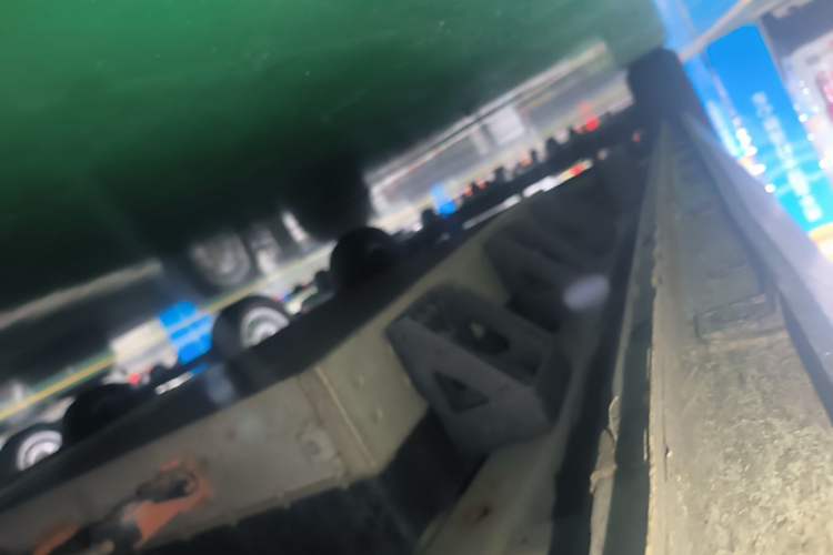 Used Ruichi EC75 2025 Model Passenger Vehicle Smart Driving Ultra-Charging Edition, Pioneer Type I, 52.16 kWh Right Side Sill