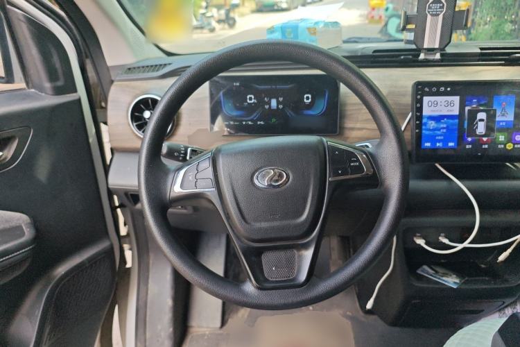 Used Ruichi EC75 2025 Model Passenger Vehicle Smart Driving Edition Pioneer I 41.5 kWh Steering Wheel