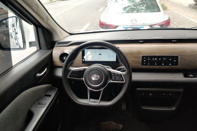 Used Ruichi EC75 2025 Model Passenger Vehicle Smart Driving Ultra-Charging Edition, Pioneer Type I, 52.16 kWh Steering Wheel