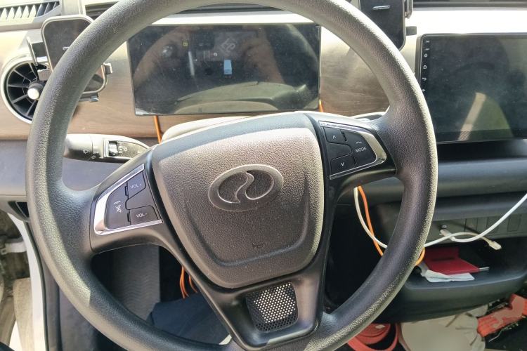 Used Ruichi EC75 2025 Ultra-Charging Version Pioneer II Type 50.1 kWh Steering Wheel