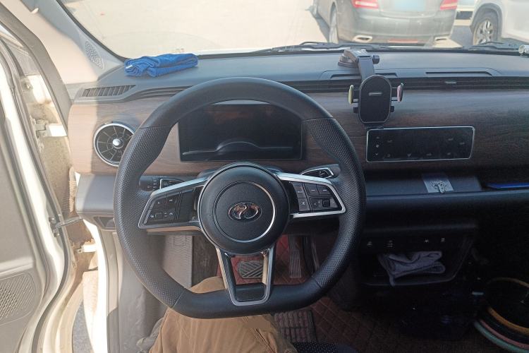 Used Ruichi EC75 2025 Intelligent Driving Ultra-Charging Version Pioneer II Type 50.1 kWh Steering Wheel