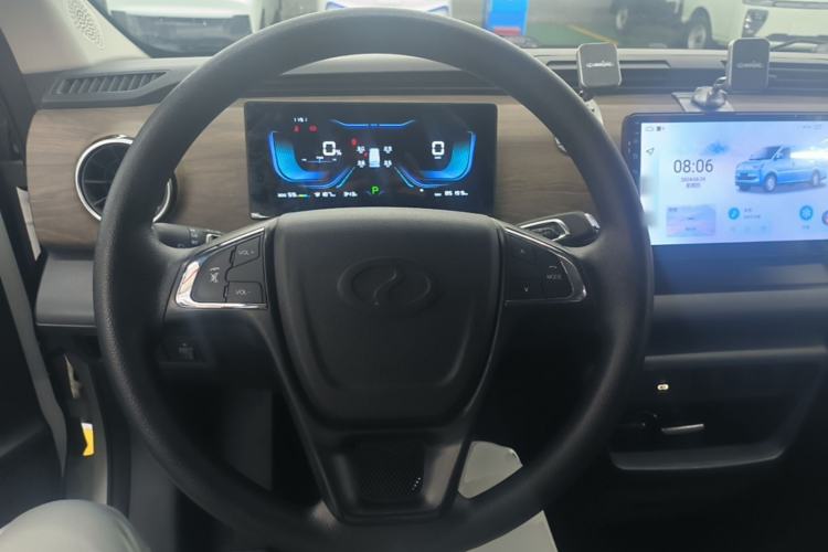 Used Ruichi EC75 2025 Model Passenger Vehicle Smart Driving Ultra-Charging Edition, Pioneer Type I, 52.16 kWh Steering Wheel