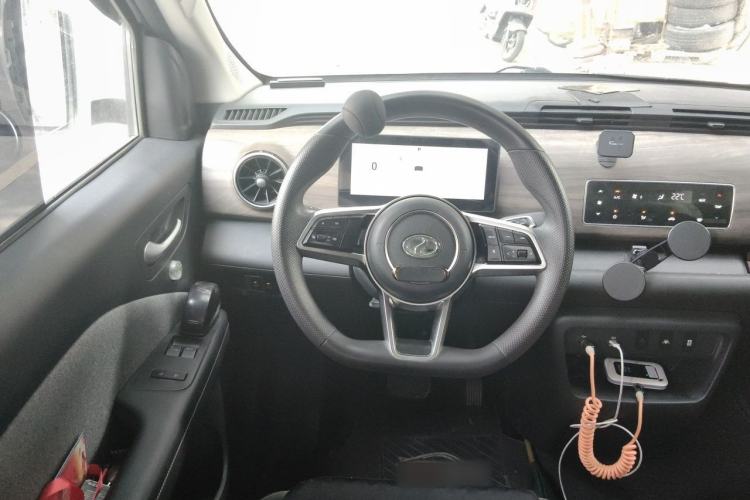Used Ruichi EC75 2025 Model Passenger Vehicle Smart Driving Ultra-Charging Edition, Pioneer Type I, 52.16 kWh Steering Wheel
