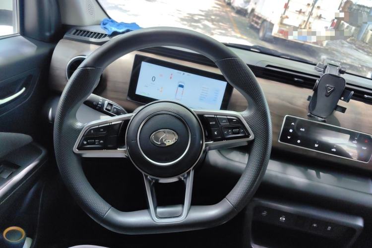Used Ruichi EC75 2025 Model Passenger Vehicle Smart Driving Ultra-Charging Edition Superior I 52.16 kWh Steering Wheel
