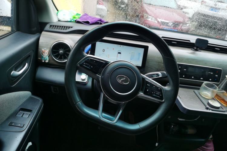 Used Ruichi EC75 2025 Model Passenger Vehicle Smart Driving Edition Pioneer I 41.5 kWh Steering Wheel