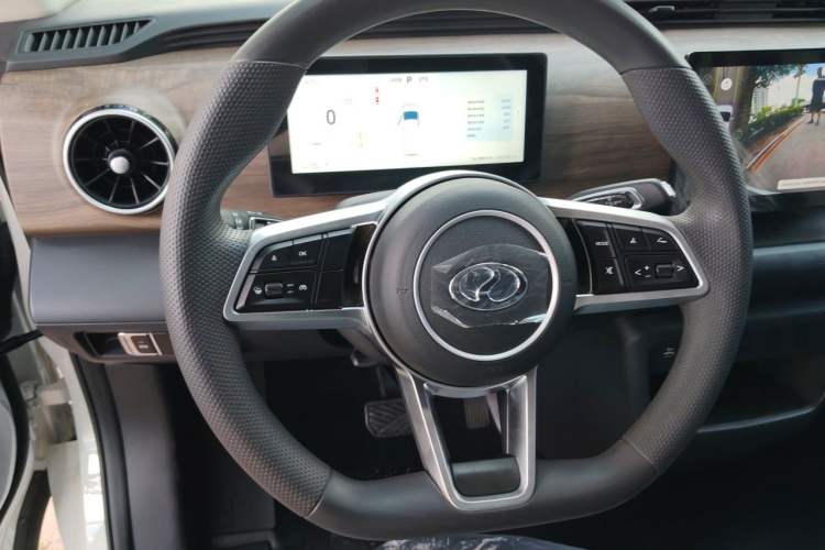 Used Ruichi EC75 2025 Model Freight Vehicle Smart Driving Ultra-Charging Edition Superior I 52.16 kWh Steering Wheel