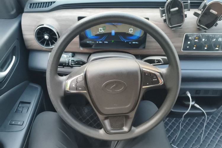 Used Ruichi EC75 2025 Ultra-Charging Version Pioneer II Type 50.1 kWh Steering Wheel
