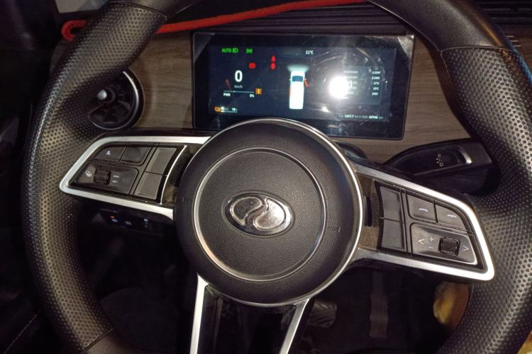 Used Ruichi EC75 2025 Smart Drive Edition Pioneer Type I 41.85 kWh Steering Wheel