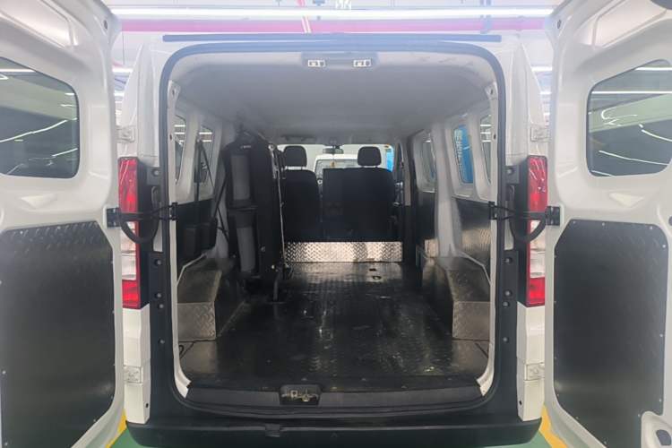 Used Ruichi EC75 2025 Model Passenger Vehicle Smart Driving Ultra-Charging Edition, Pioneer Type I, 52.16 kWh Trunk