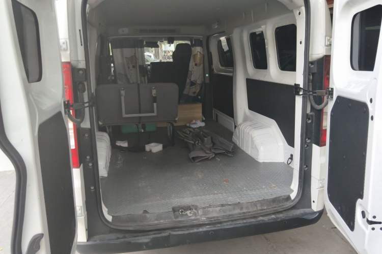 Used Ruichi EC75 2025 Model Passenger Vehicle Smart Driving Ultra-Charging Edition, Pioneer Type I, 52.16 kWh Trunk