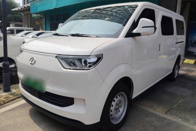Used Ruichi EC75 2025 Model Passenger Vehicle Smart Driving Ultra-Charging Edition, Pioneer Type I, 52.16 kWh