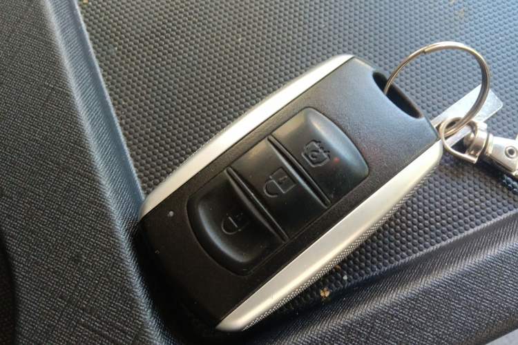 Used Ruichi EC75 2025 Model Passenger Vehicle Smart Driving Edition Pioneer I 41.5 kWh Vehicle Key