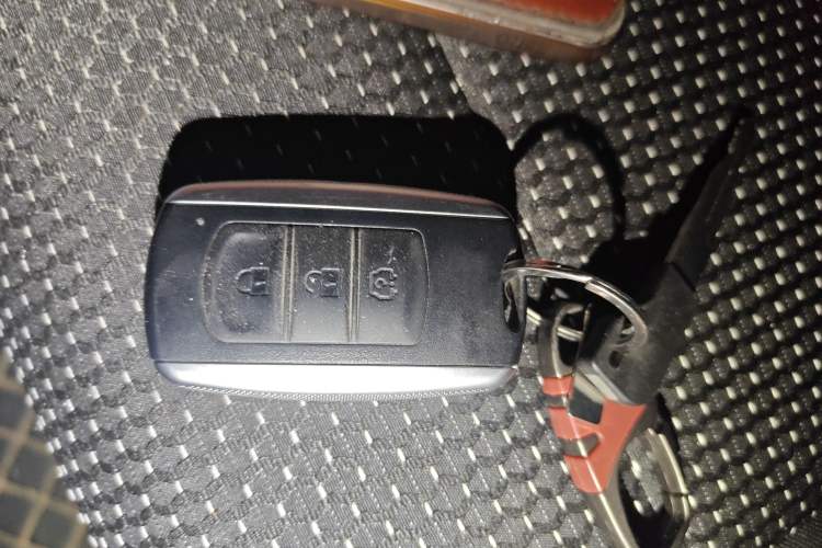 Used Ruichi EC75 2025 Smart Drive Edition Pioneer Type I 41.85 kWh Vehicle Key