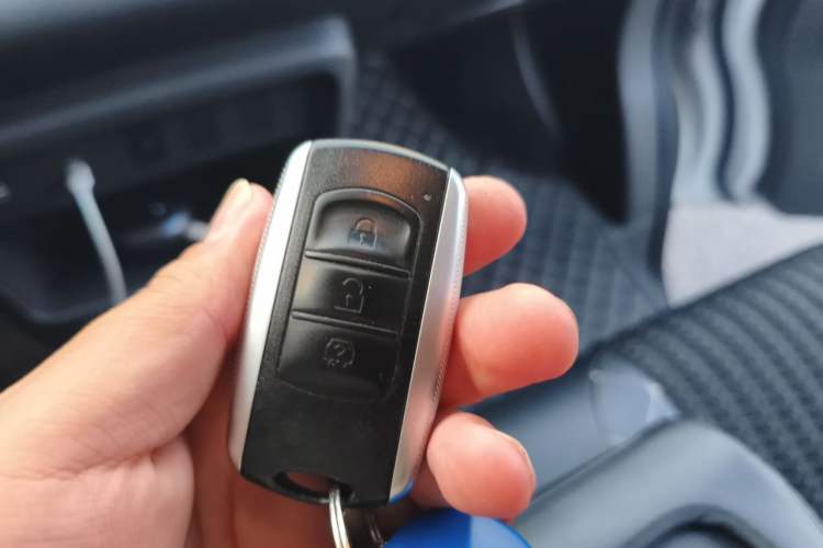 Used Ruichi EC75 2025 Ultra-Charging Version Pioneer II Type 50.1 kWh Vehicle Key